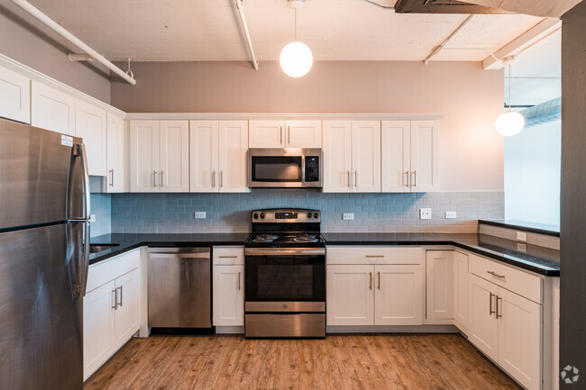 2BR, 1BA - 1196SF - Kitchen - Mid City Apartments