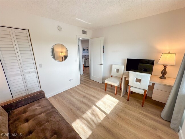 Building Photo - 4380 27th Ct SW