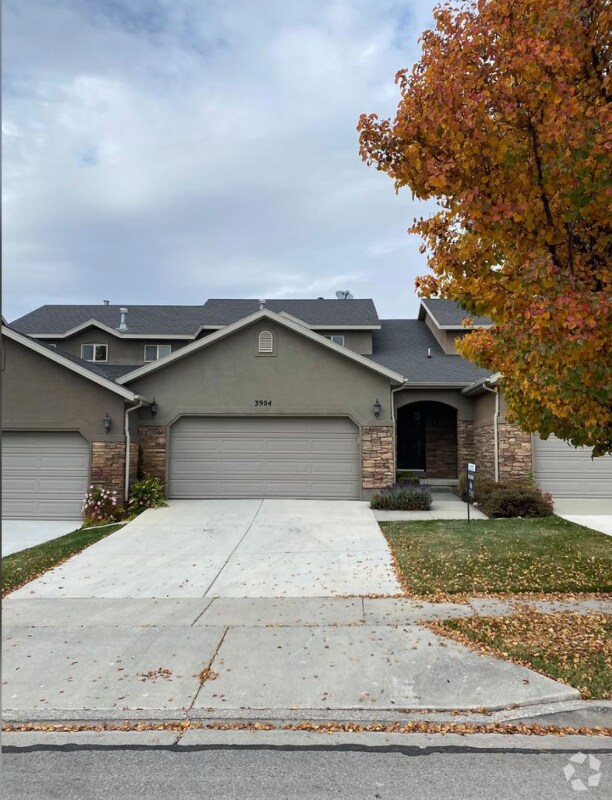 New The Cedar Townhomes Loft Apartments for Rent Cedar Hills, UT 1