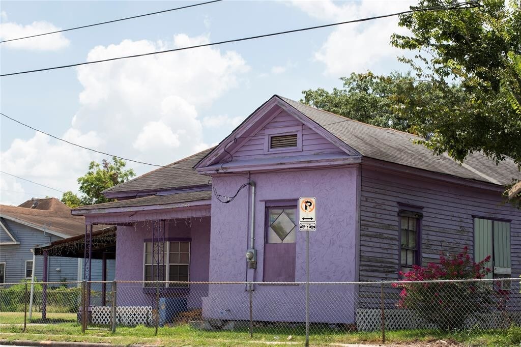 Primary Photo - 1232 Hogan St