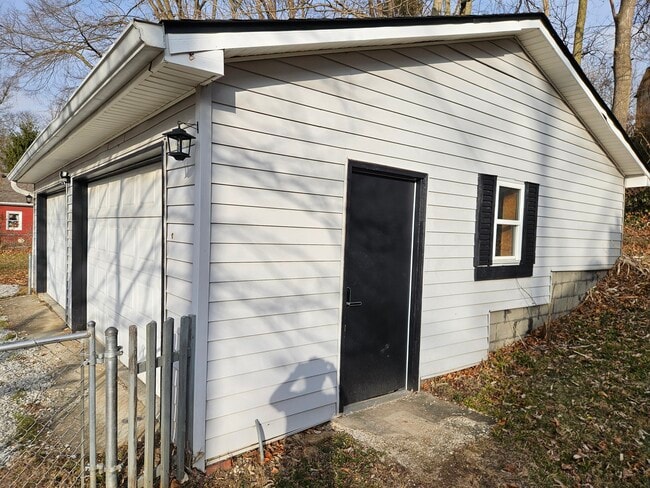 Two car detached garage with plenty of space - 310 Green St