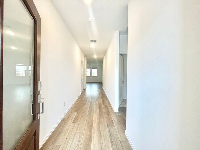 Foto del edificio - 1217 Sassafras Dr