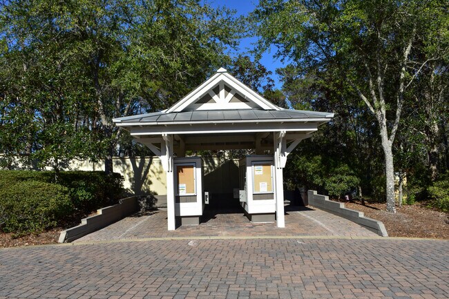 Building Photo - 79 Grande Pointe Dr