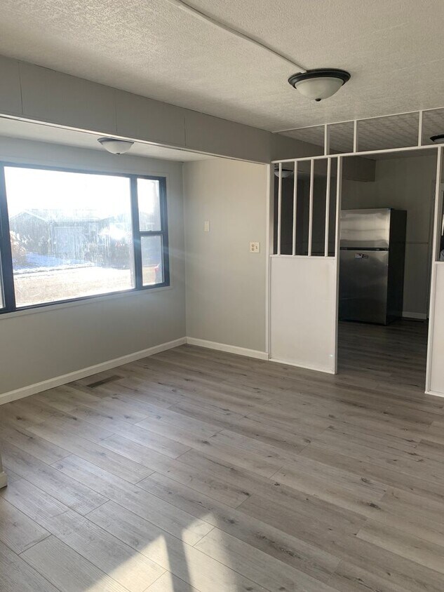 Primary Photo - 3 Bedroom, 1 Bath located in a quiet neigh...
