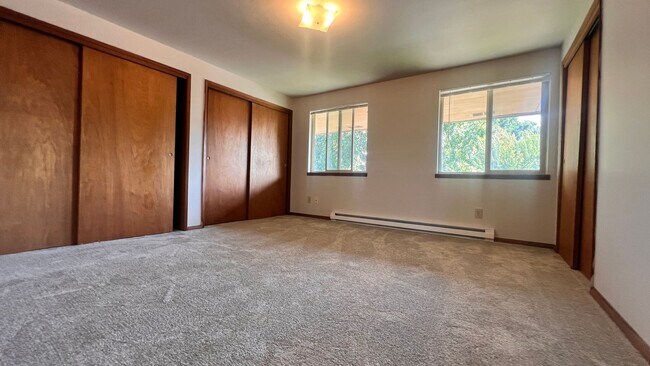 Foto del edificio - 423 E Lake St