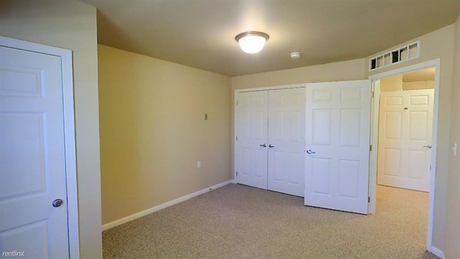 Building Photo - 16910 Garden View Cir