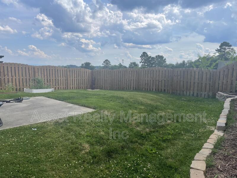 Foto principal - 1427 Remington Grove Ln
