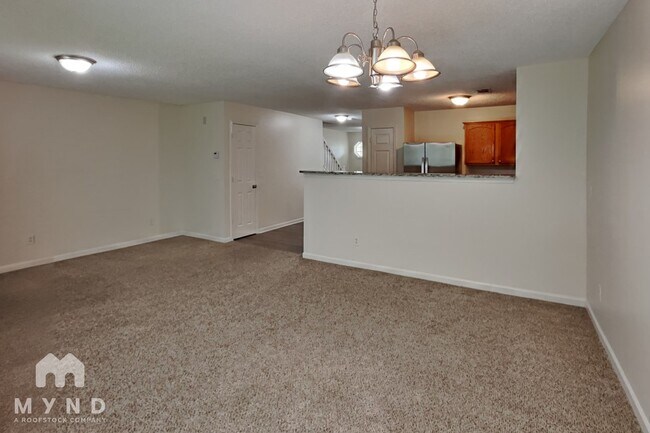 Foto del edificio - 6332 Hickory Ln Cir