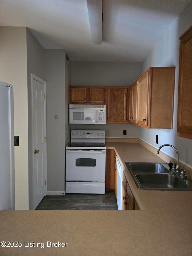 Building Photo - 1110 Westlynne Place
