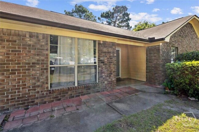 Building Photo - 703 Tray Ct