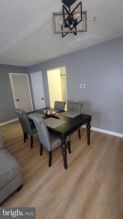 Foto del edificio - 6813 Forbes Blvd