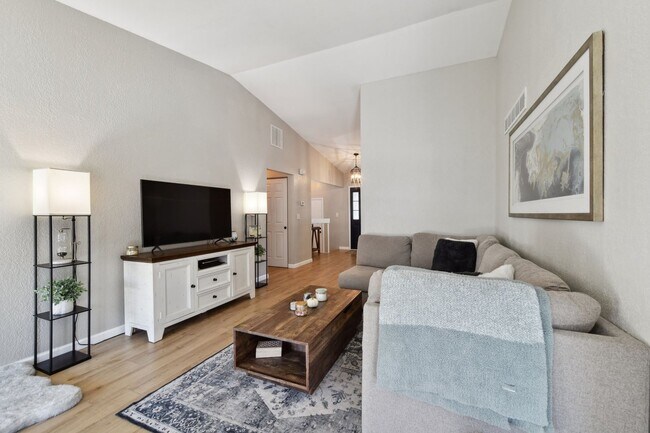 Foto del edificio - 11770 E Asbury Ave