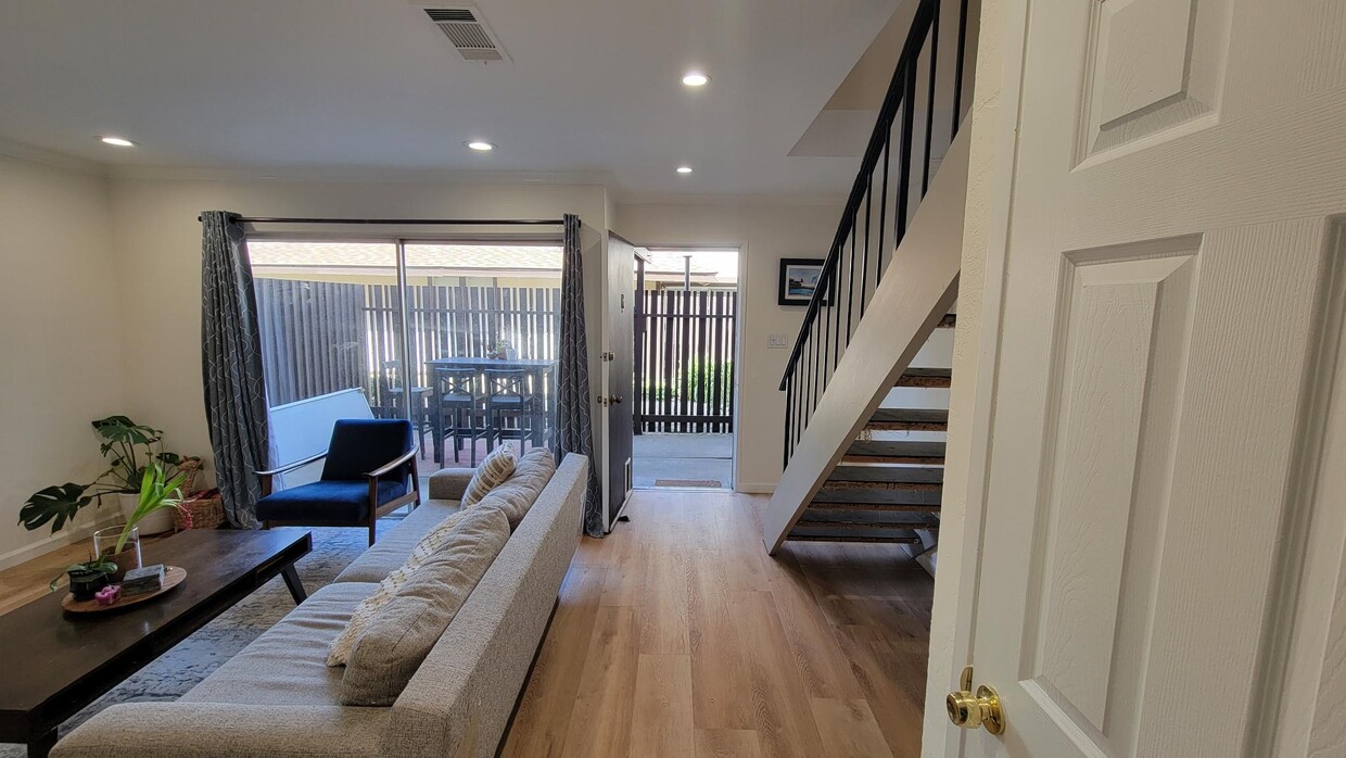 Open floor plan! - 5468 Roundtree Plz