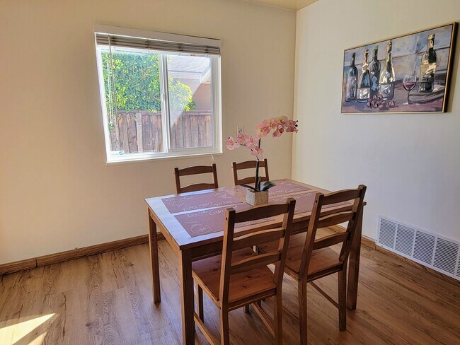 Foto del edificio - 4273 Strawberry Park Dr