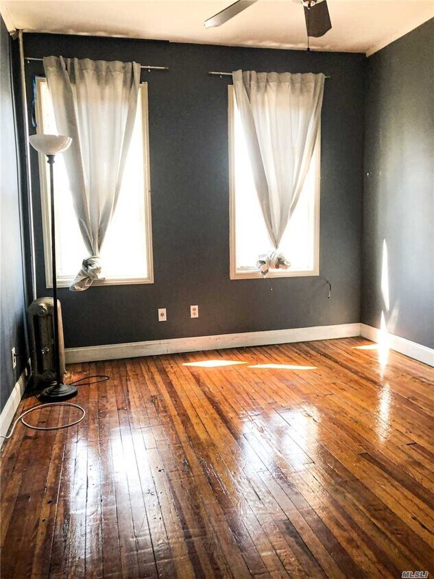 Foto principal - 84-58 Grand Ave