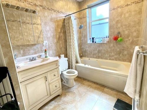 Building Photo - 358 9th St