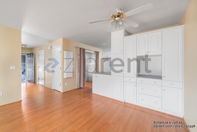 Building Photo - 1760 Kenard St NW