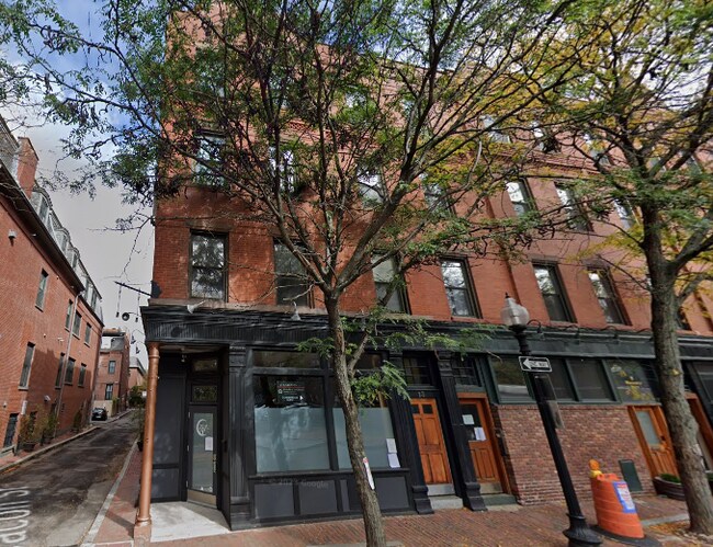 Building Photo - 13 Worcester St