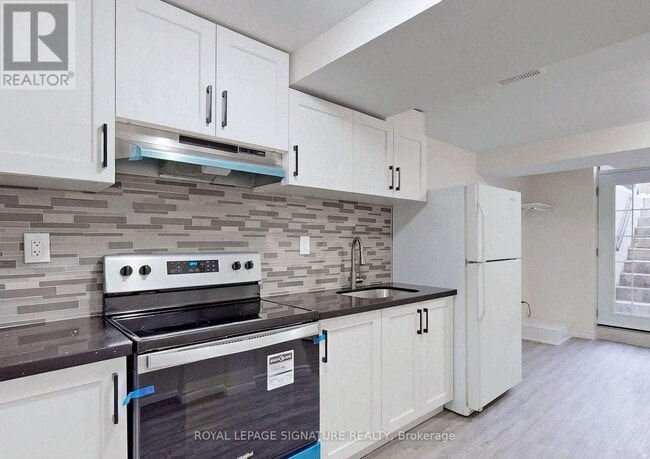Building Photo - 60 Gowland Rd