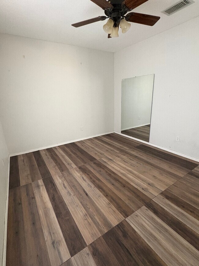 Building Photo - 8456 W Cherry Hills Dr