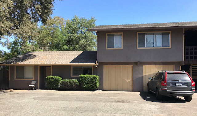 Foto del edificio - 2674 Woodridge Ct