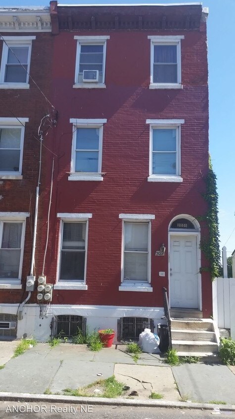 Primary Photo - 2031 W Oxford St