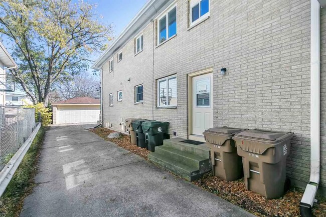 Foto del edificio - 2413 Brentwood Pkwy