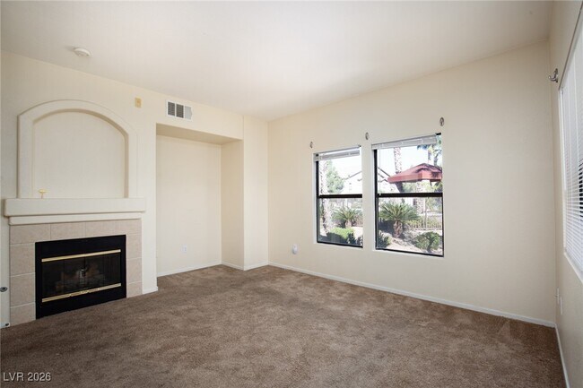 Foto del edificio - 8250 N Grand Canyon Dr