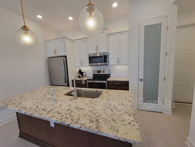 Building Photo - 7439 Beach Walk Place
