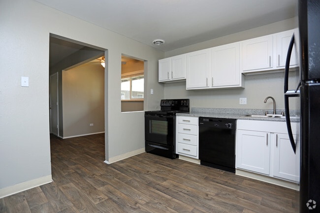 Interior Photo - Eagle Crest