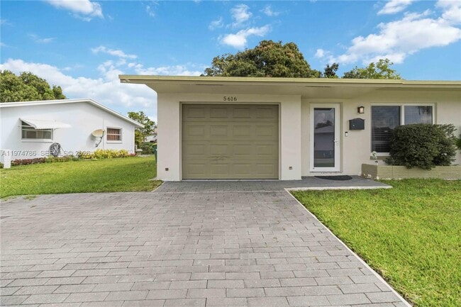 Foto del edificio - 5616 NW 48th Way