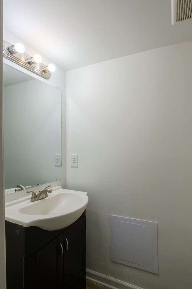 Interior Photo - Golden Gate Townhomes