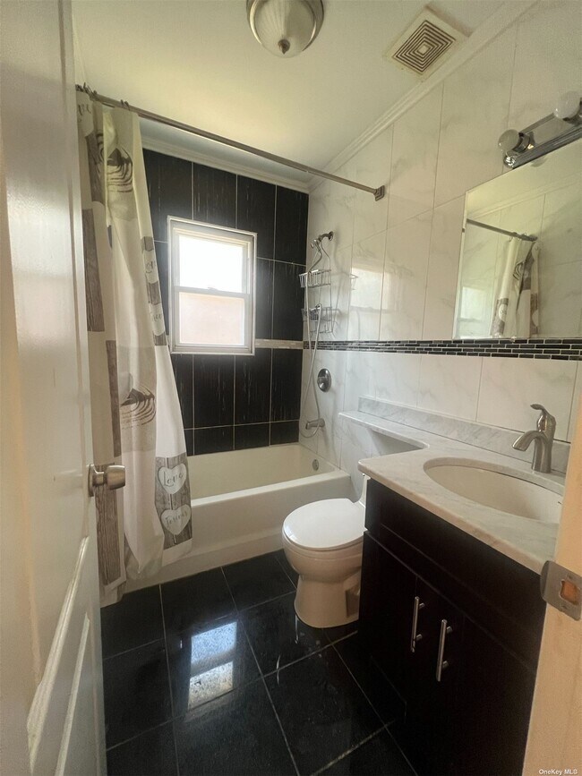 Foto del edificio - 14-14 141st St