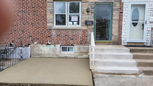 Foto del edificio - 404 Stratford Rd