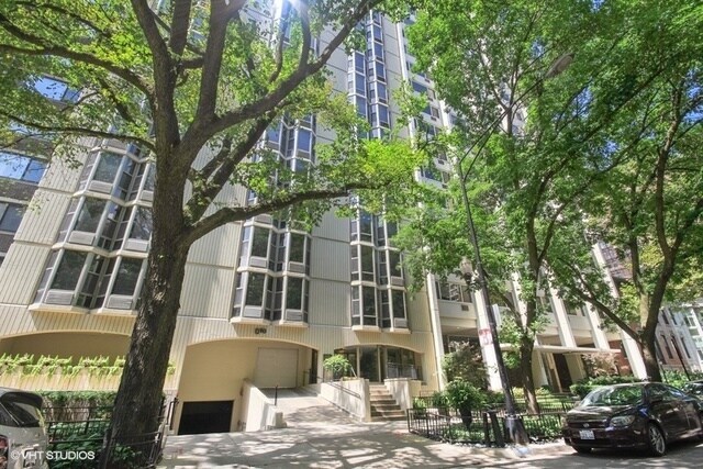 Primary Photo - 1340 N Dearborn St