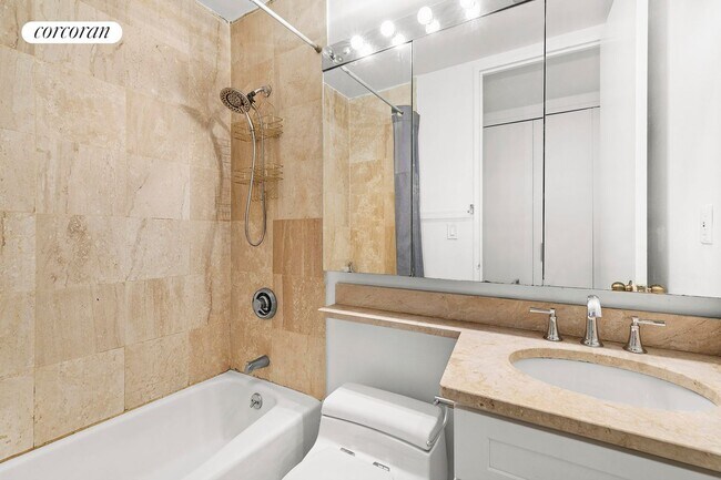 Foto del edificio - 350 W 50th St