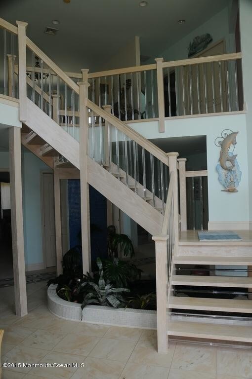 Building Photo - 1715 Beacon Ln