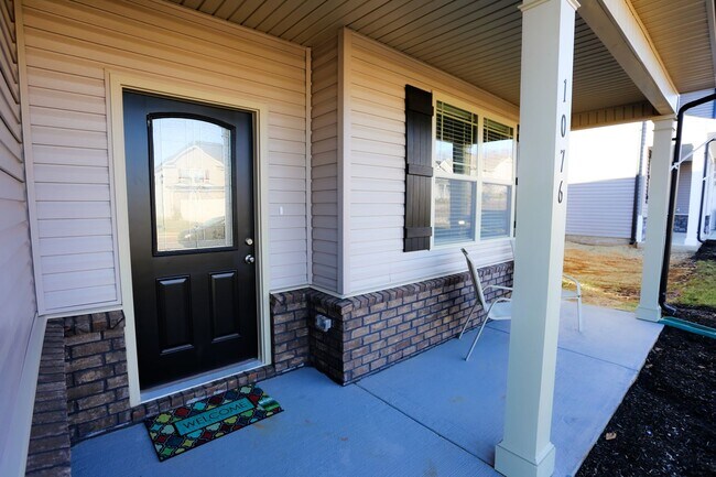 Foto del edificio - 1076 Black Oak Cir