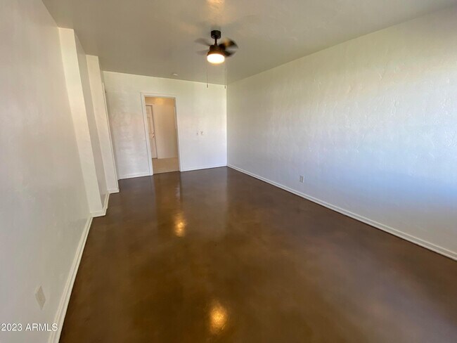 Foto del edificio - 1530 W Mulberry Dr