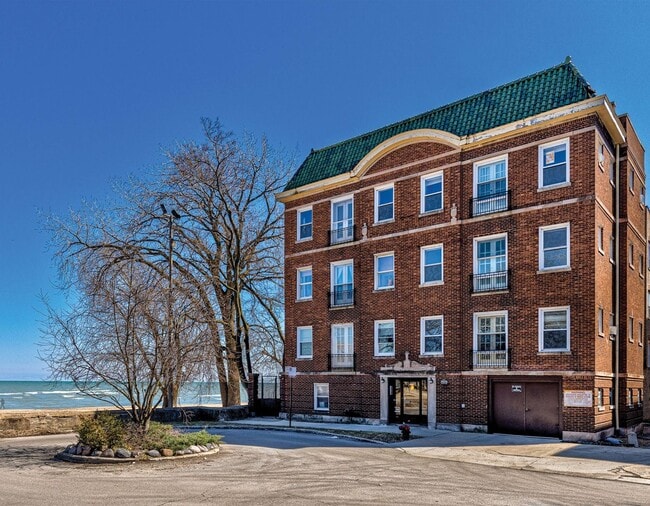 Building Photo - 1055 W Pratt Blvd
