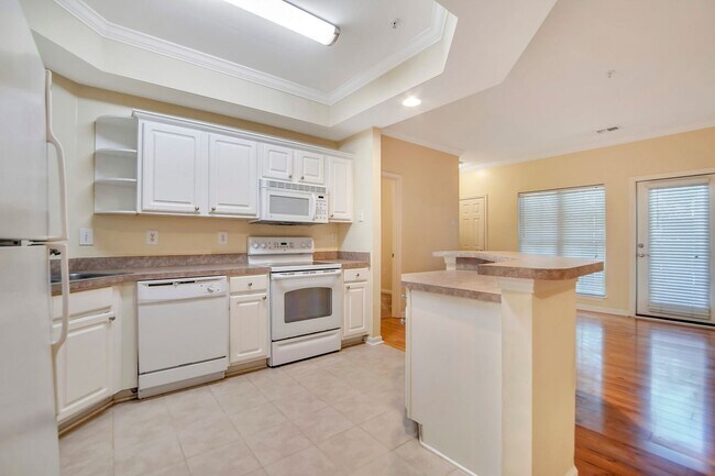 Foto del edificio - HOLIDAY CHEER - 50% Off 1st Month's Rent