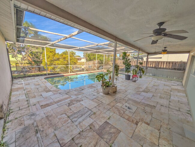 Foto del edificio - 8361 NW 24th Pl