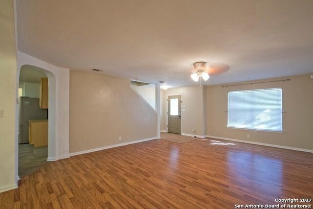Building Photo - 935 W Magnolia Bnd