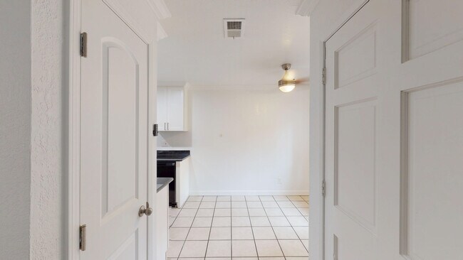 Foto del edificio - 18185 Happy Ln