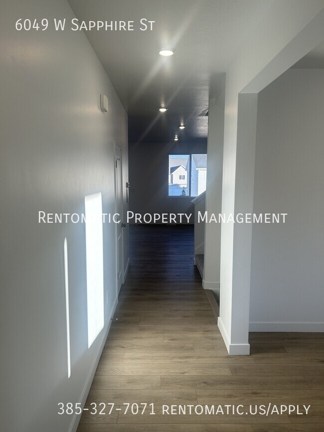 Foto del edificio - 6049 W Sapphire St