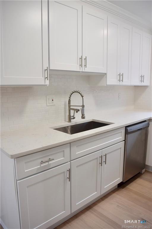 Foto del edificio - 121 Kennedy Dr