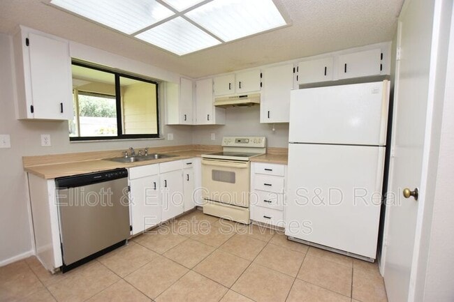 Building Photo - 1440 Ridge Lake Ct