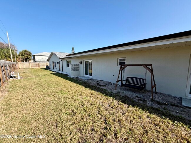 Foto del edificio - 140 Norwood Ave