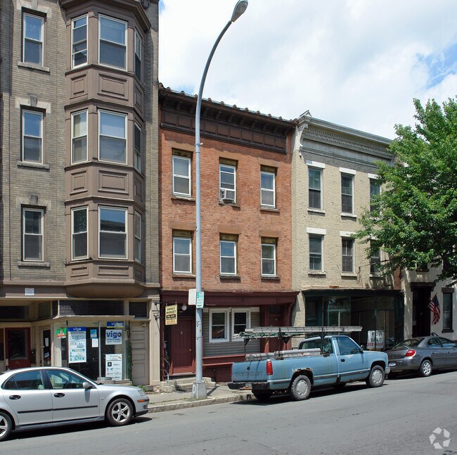 149 4th St, Troy, NY 12180 Apartments in Troy, NY