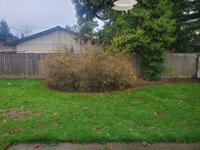 Building Photo - 3bd/1.5ba Completely Remodeled House with ...